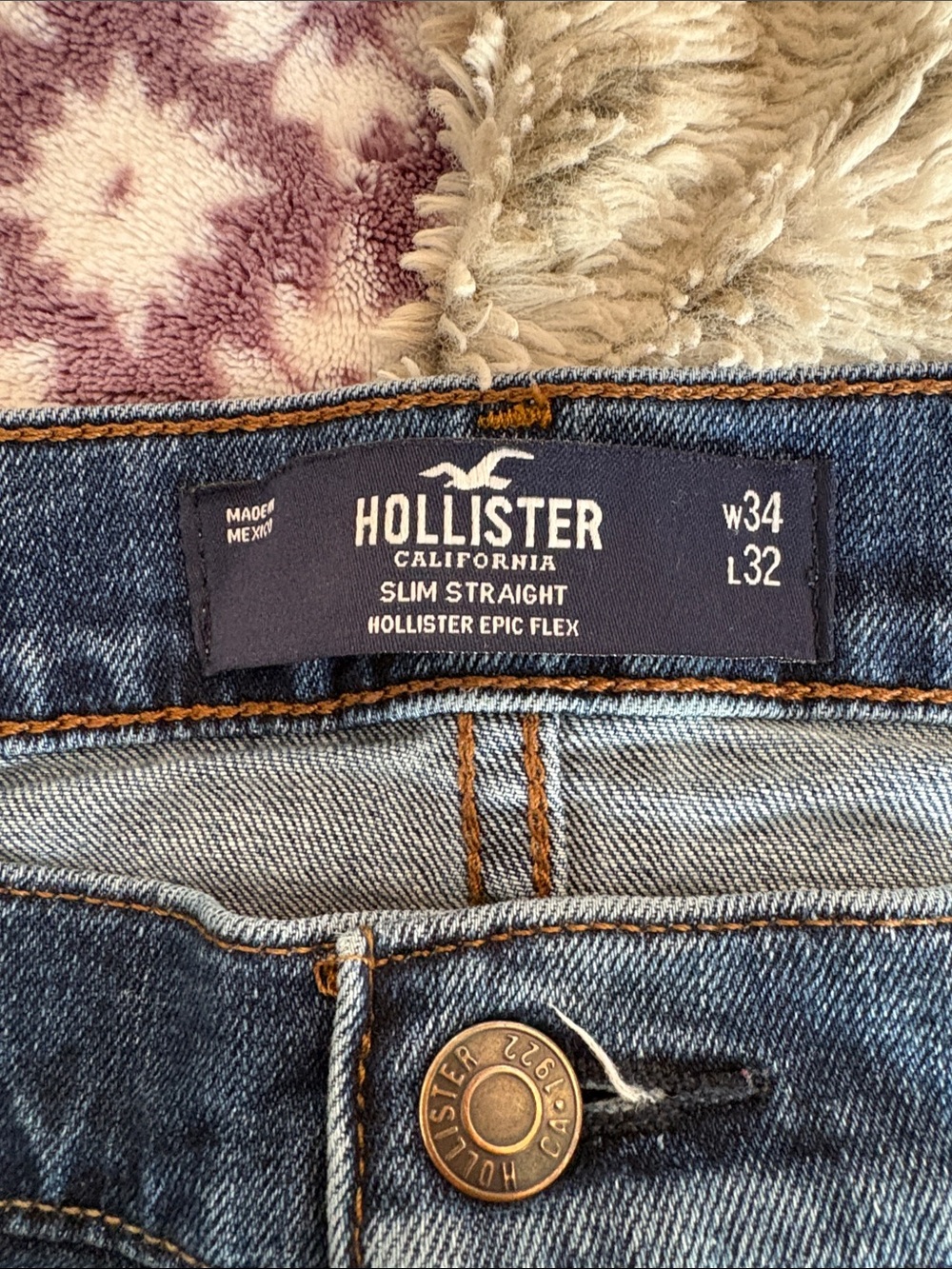 Hollister Slim Straight Jeans in Medium Blue Denim